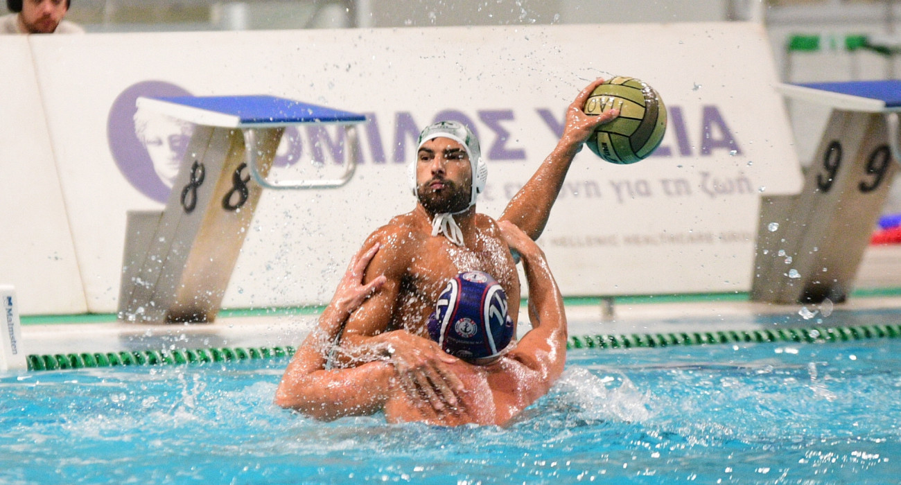 Ο Κοπελιάδης (ΠΑΟ) κόντρα στον Μπελέση (Βουλιαγμένη) / Πηγή: Eurokinissi