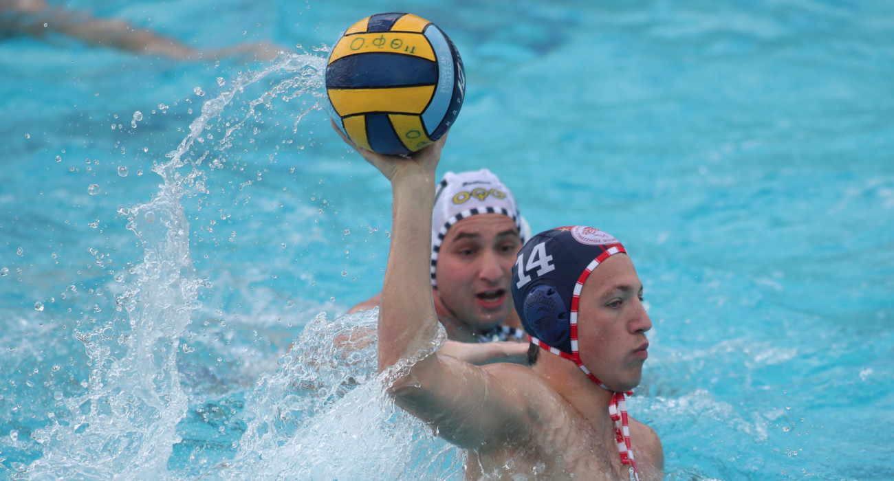 Ο Βαγγέλης Πούρος του Ολυμπιακού σε σουτ / Πηγή: Eurokinissi