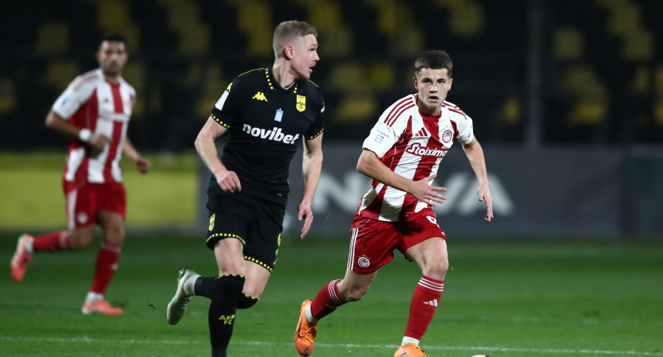 Ο Γένσεν στο ματς με τον Ολυμπιακό/Πηγή: Eurokinissi