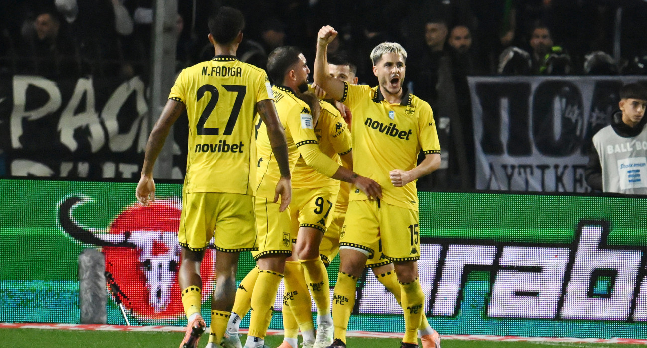 Οι ποδοσφαιριστές του Άρη πανηγυρίζουν το γκολ στην Τούμπα / Πηγή: Intime