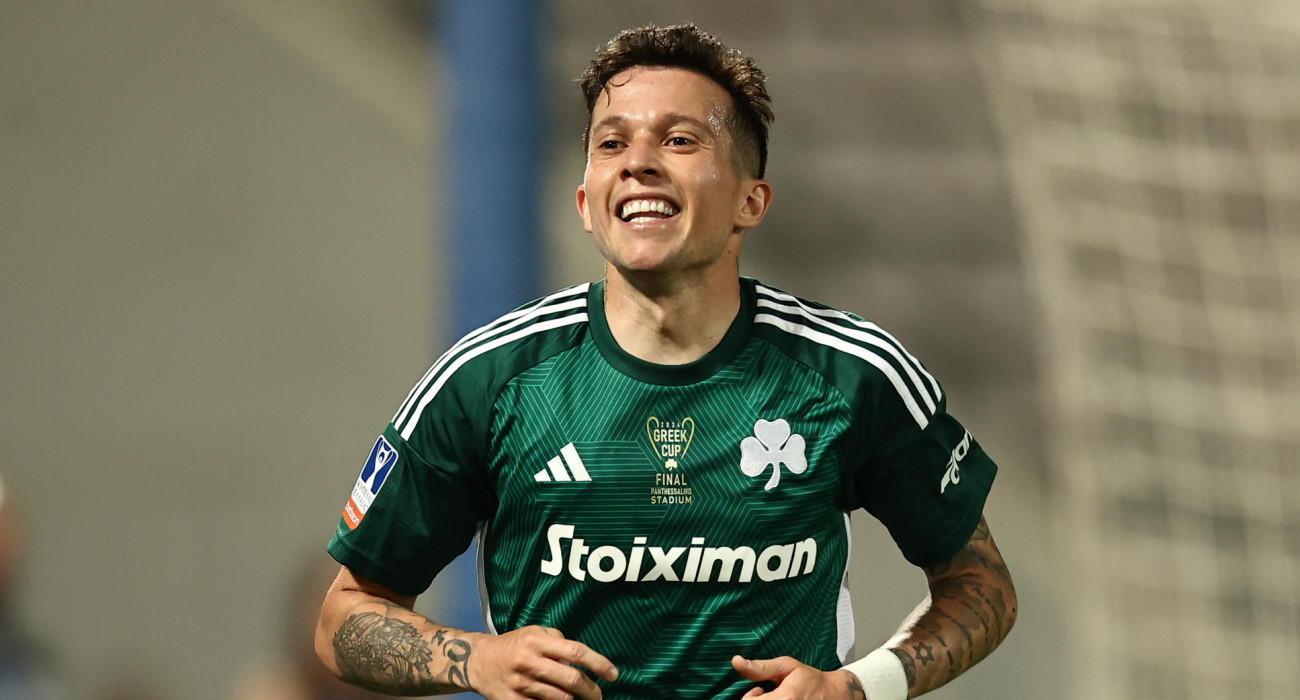 Ο Μπερνάρ με τη φανέλα του Παναθηναϊκού / Πηγή: Eurokinissi