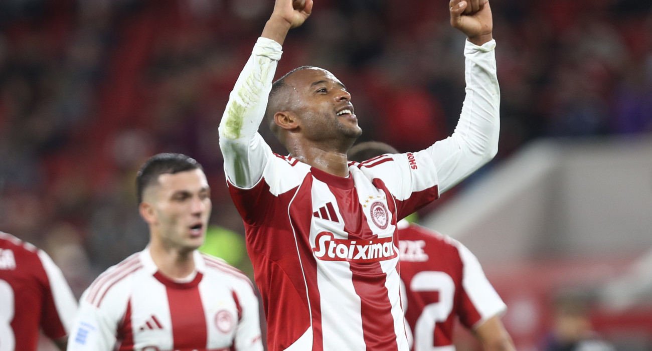 Ο Ελ Κααμπί πανηγυρίζει με τον Ολυμπιακό / Πηγή: Intime