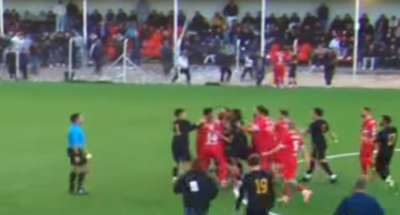 Η σύρραξη μεταξύ των παικτών της Χερσονήσου και του Εργοτέλη / Screenshot