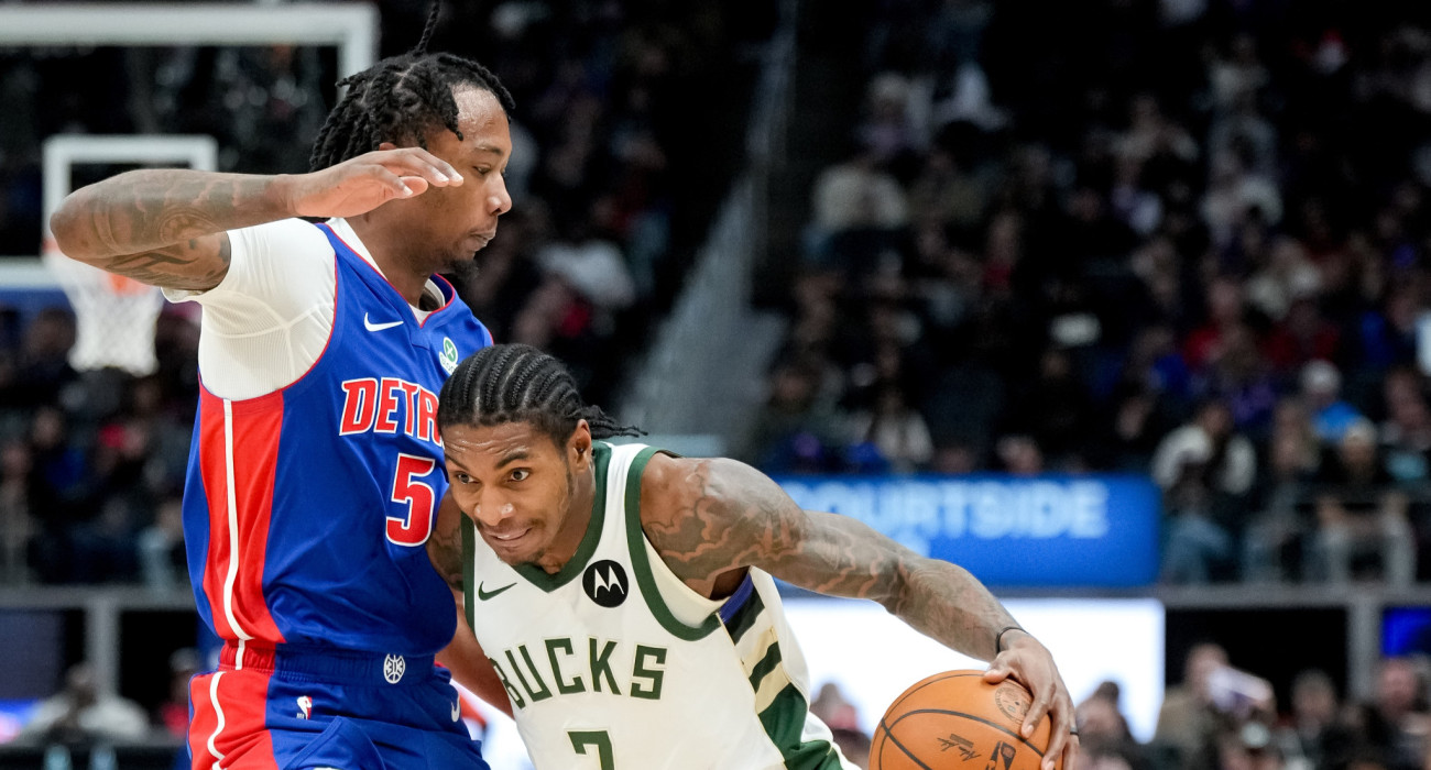 Ο Κέβιν Πόρτερ Τζούνιορ με τον Ρόναλντ Χόλαντ/Photo by Nic Antaya/Getty Images