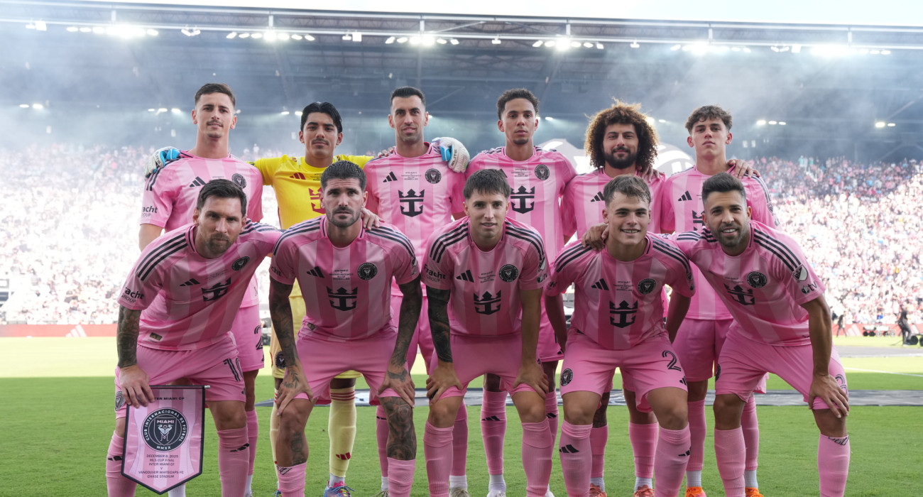 Οι παίκτες της Ίντερ Μαϊάμι, ο Νόα Άλεν πρώτος παίκτης επάνω από τα δεξιά, Πηγή:  Elsa/Getty Images/Ideal Images