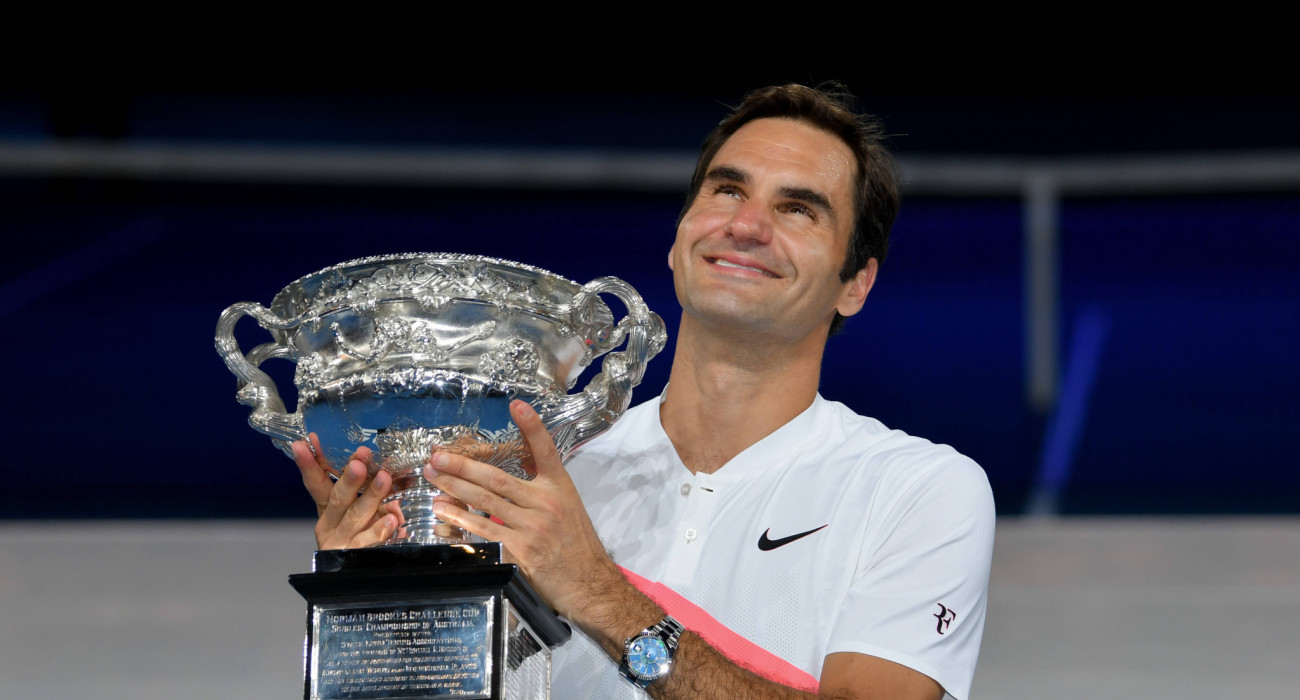 Ο Ρότζερ Φέντερερ με το τρόπαιο του Australian Open / Πηγή: Imago