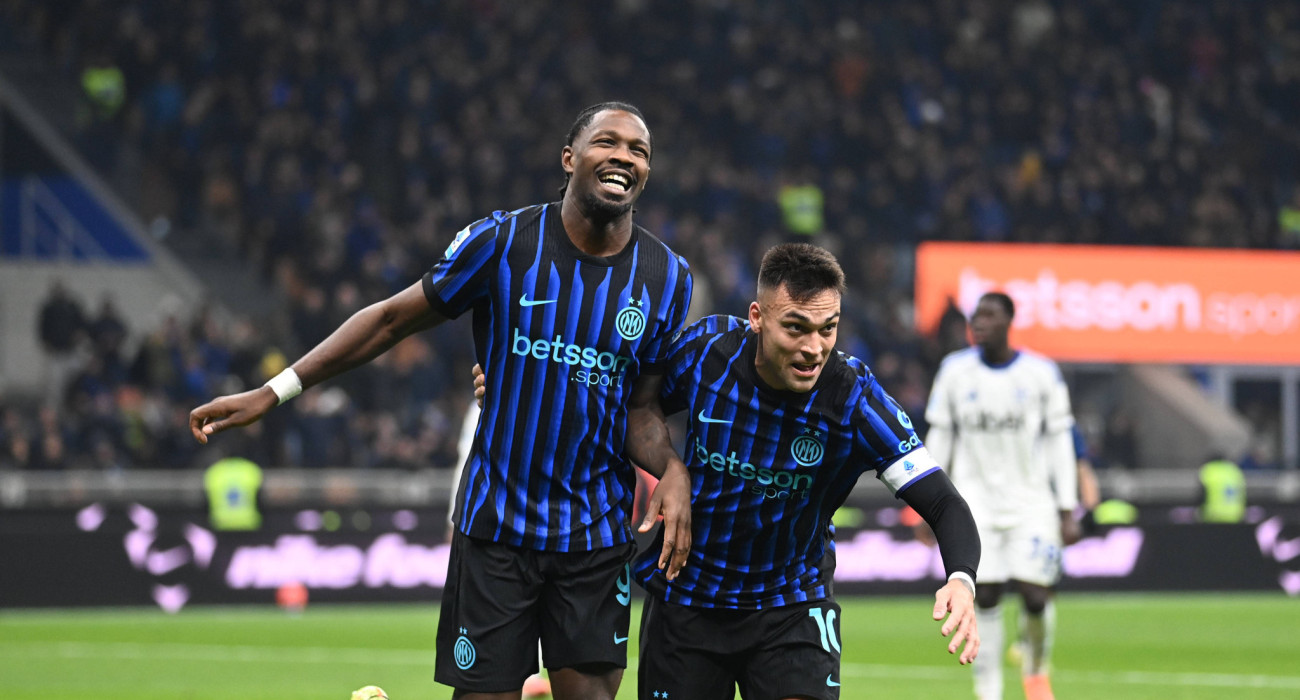 Τουράμ και Μαρτίνες πανηγυρίζουν για την Ίντερ / Πηγή: Imago