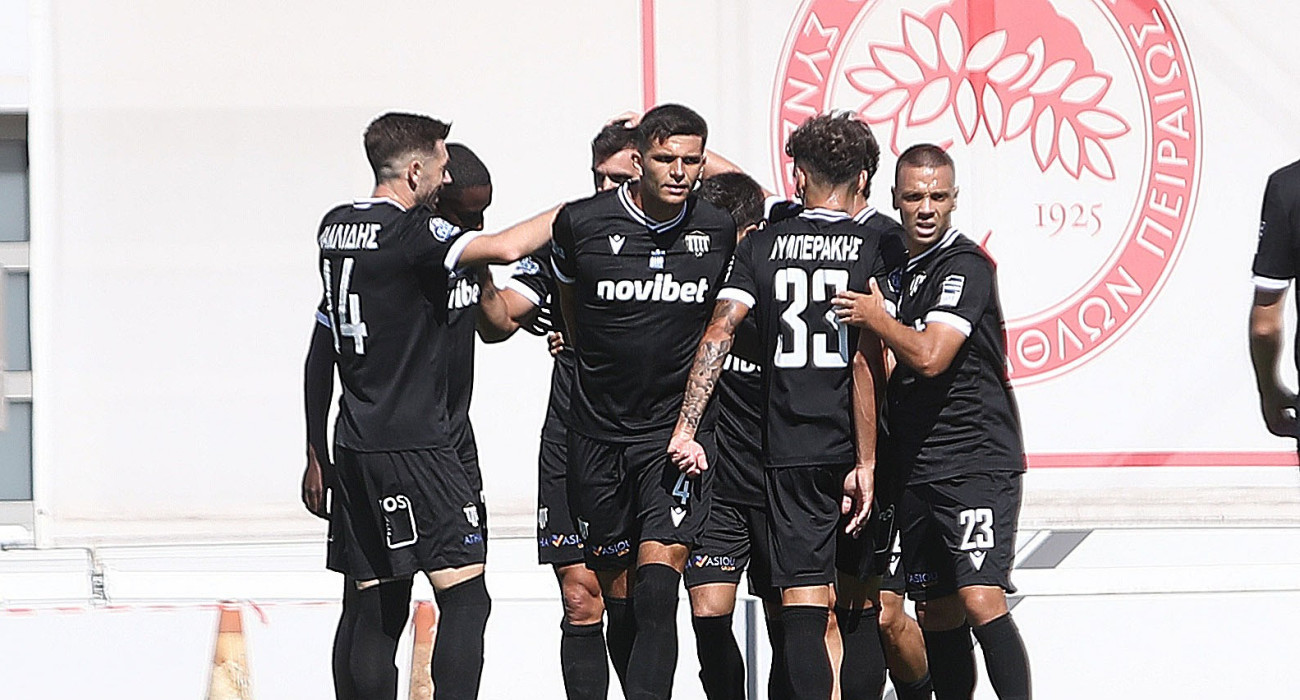 Οι ποδοσφαιριστές της Καλαμάτας πανηγυρίζουν / Πηγή: Intime