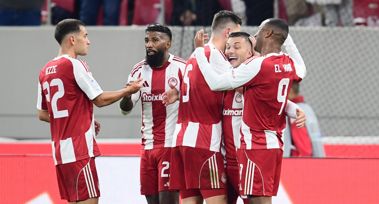 Οι ποδοσφαιριστές του Ολυμπιακού πανηγυρίζουν / Πηγή: eurokinissi