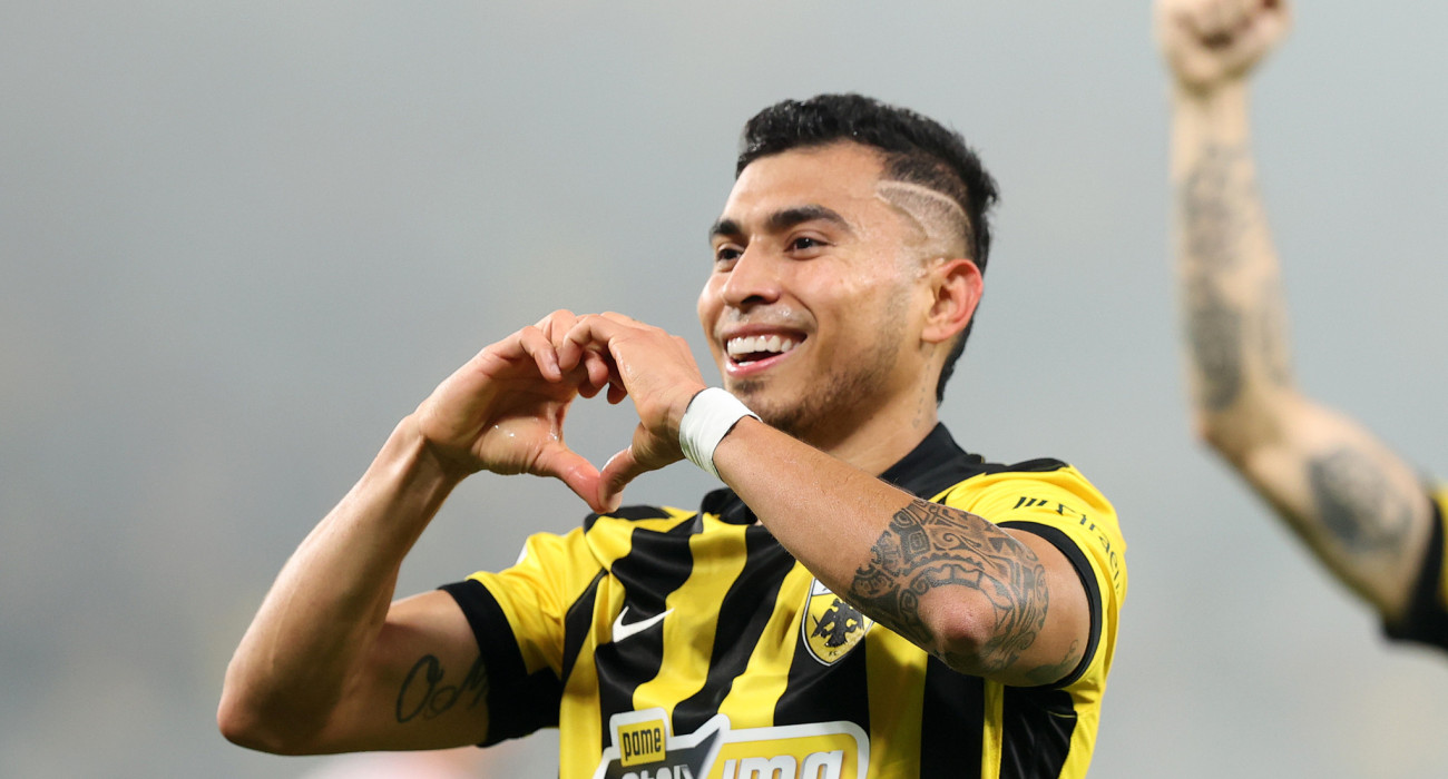 Ο Ορμπελίν Πινέδα με την ΑΕΚ / Πηγή: Intime