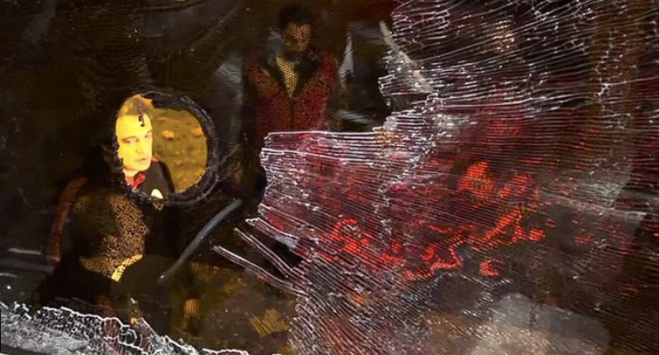 Το πούλμαν της Γαλατασαράι μετά την επίθεση / Screenshot