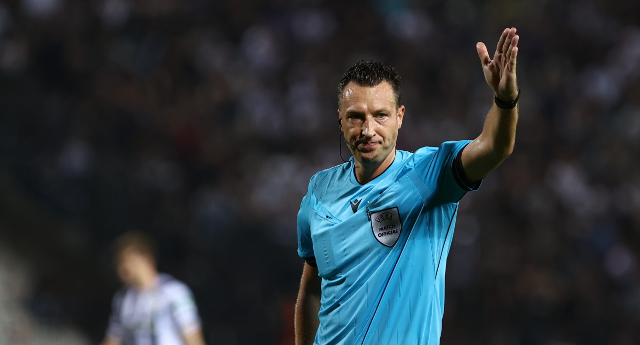 Ο διαιτητής Σβεν Γιαμπλόνσκι / Πηγή: Eurokinissi