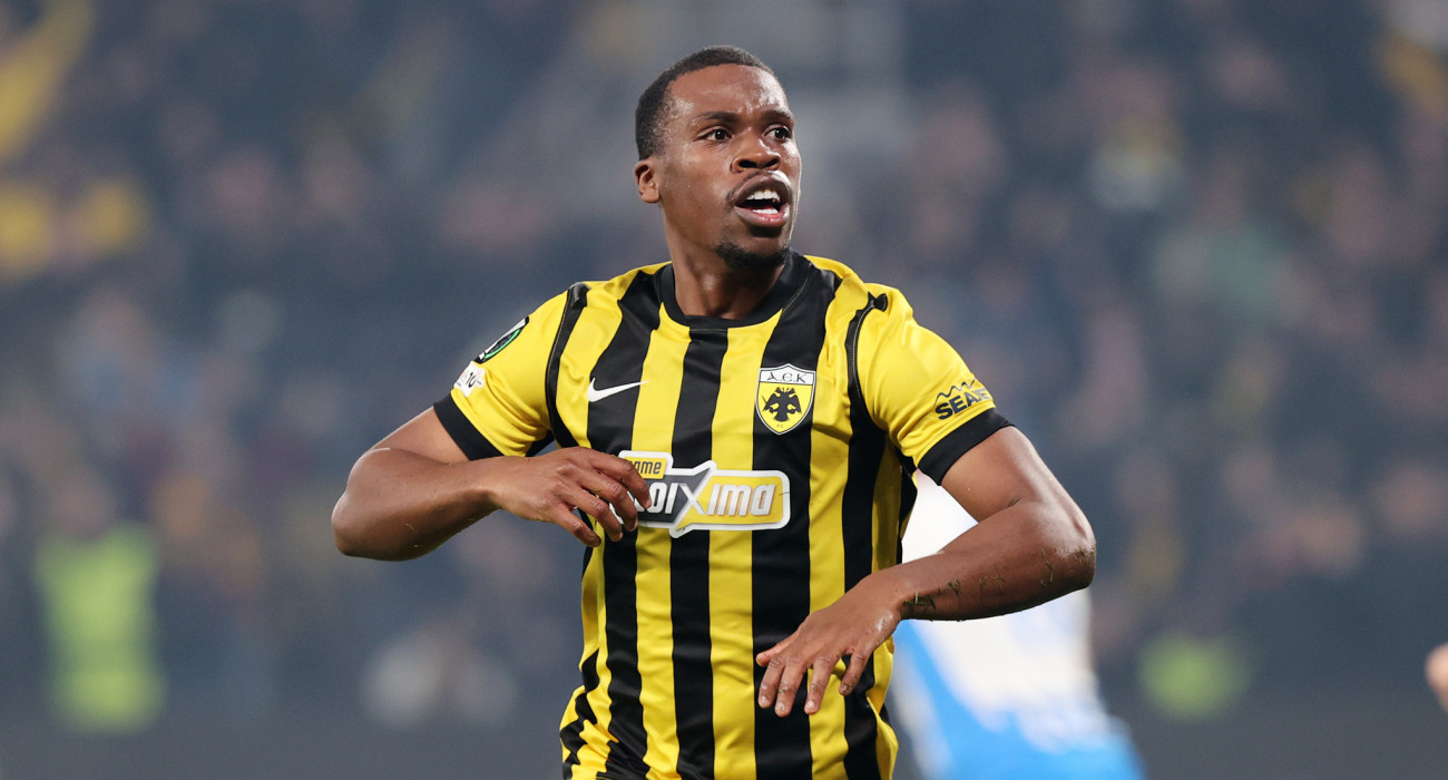 Ο Ντέρεκ Κουτέσα πανηγυρίζει στο ΑΕΚ-Κραϊόβα / Πηγή: Intime