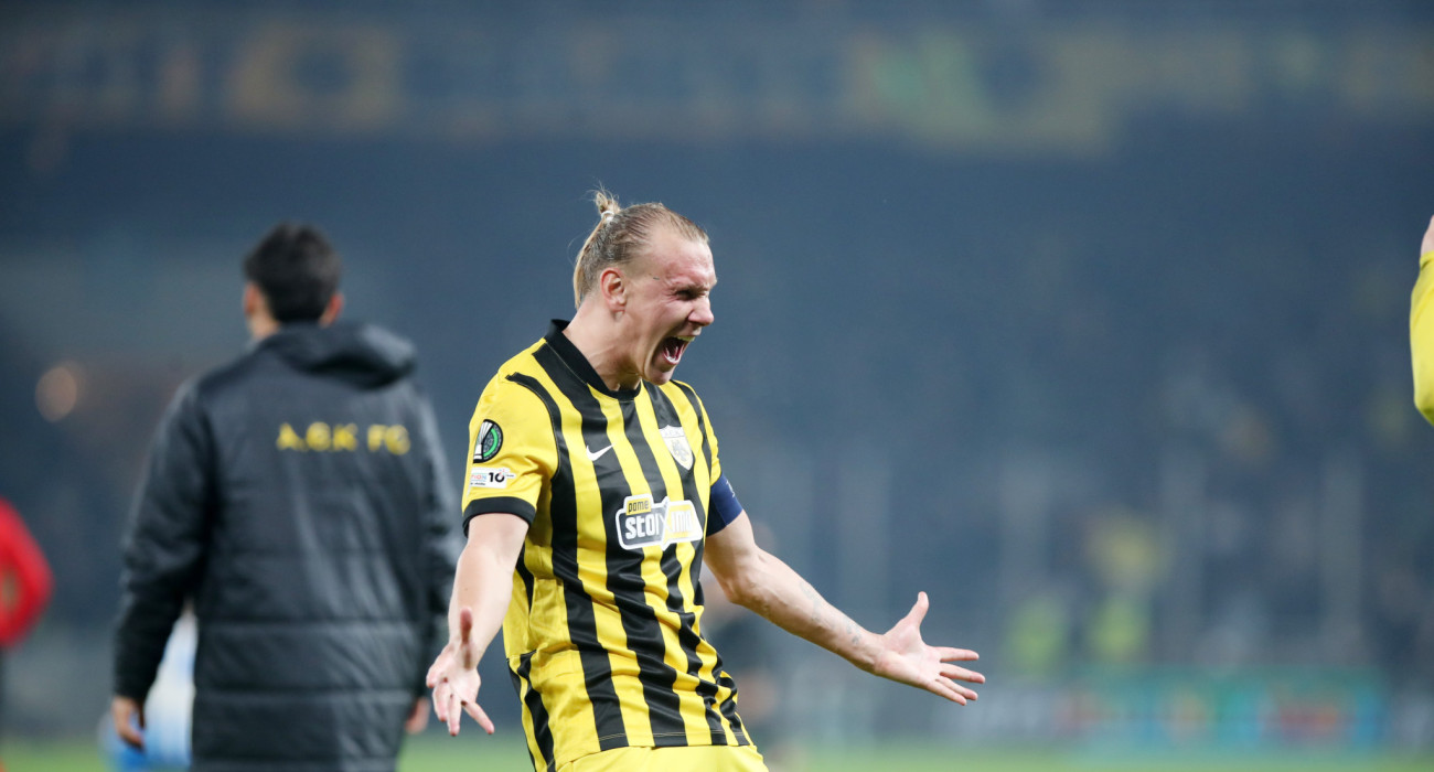 Ο Ντομαγκόι Βίντα πανηγυρίζει με την ΑΕΚ / Πηγή: Intime