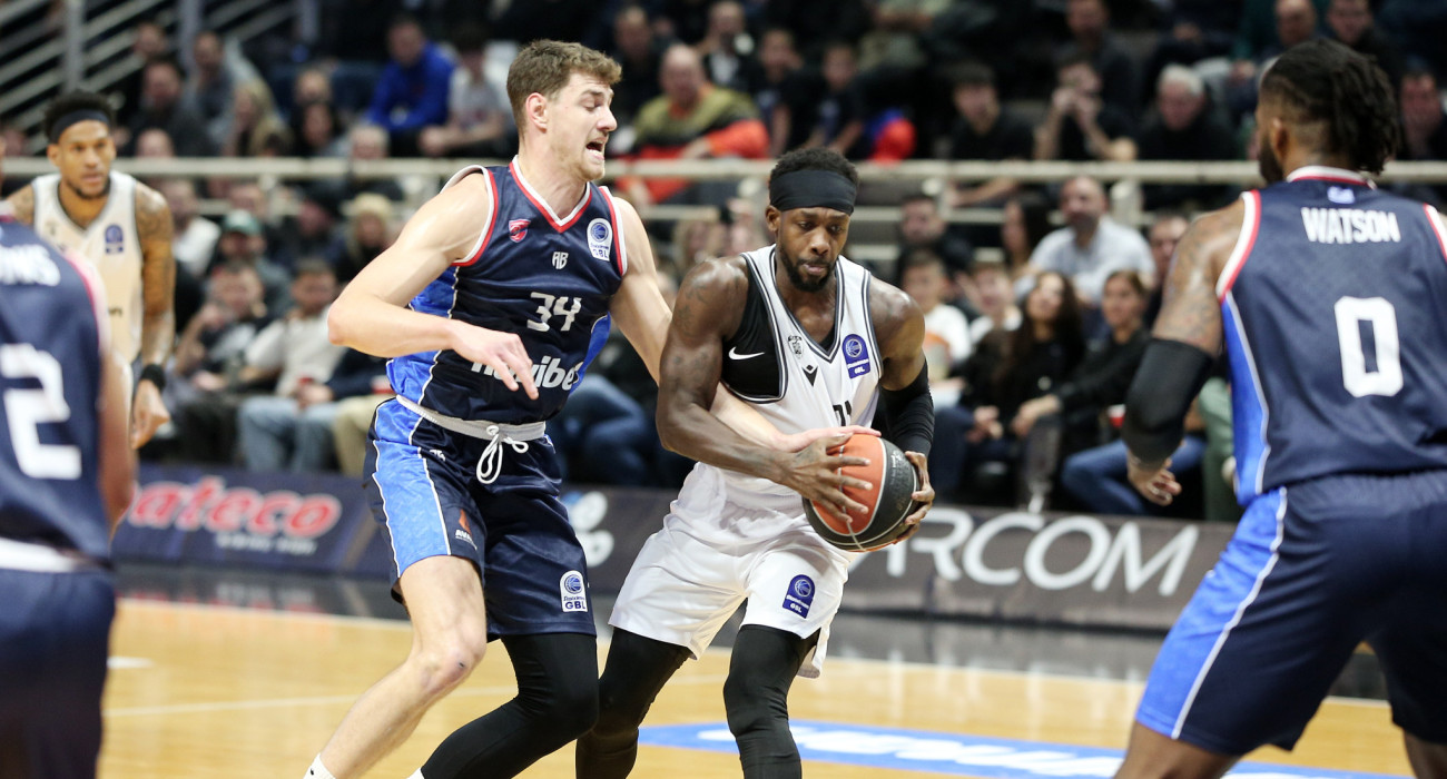 Ο Πάτρικ Μπέβερλι στο ντεμπούτο του με τον ΠΑΟΚ, Πηγή: Intime