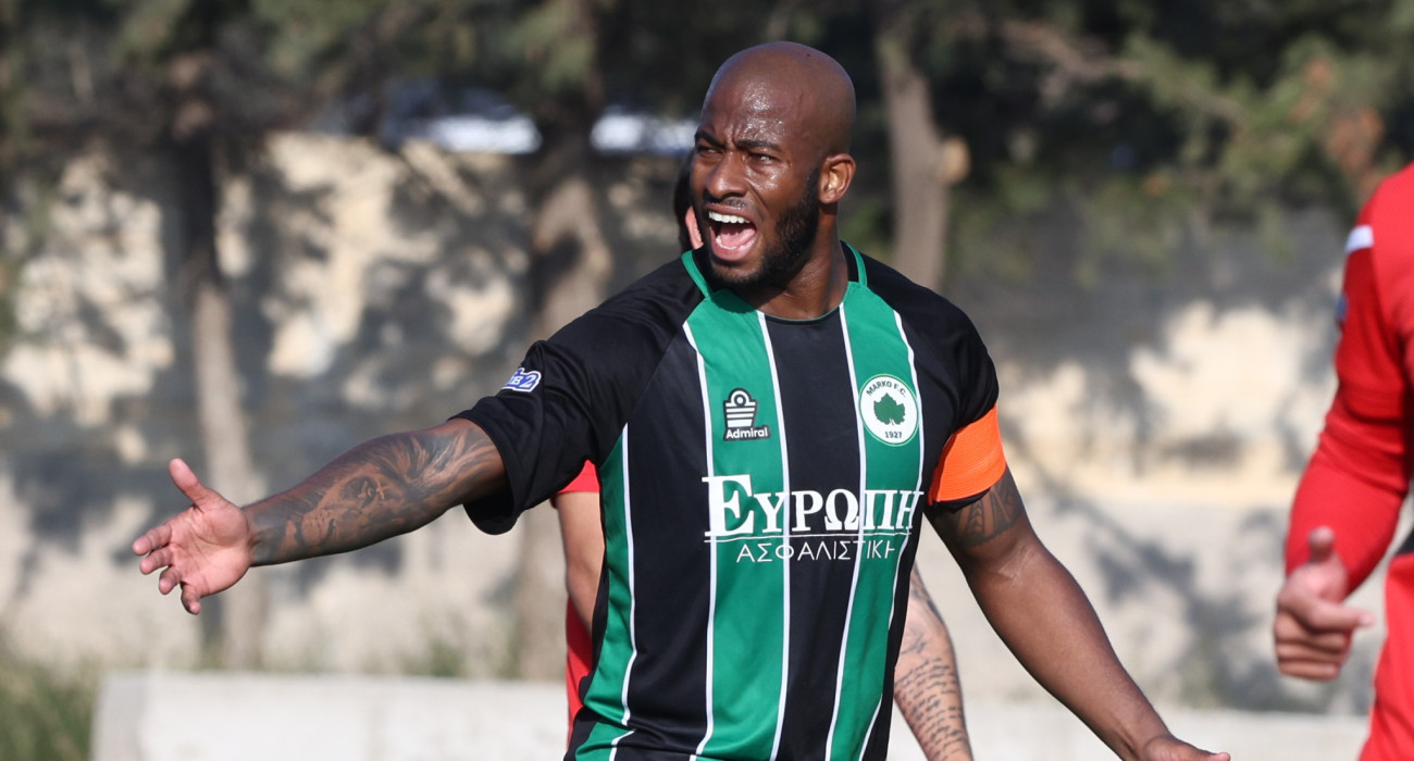 Ο Σεμπά με την φανέλα της Μαρκό / Πηγή: Intime