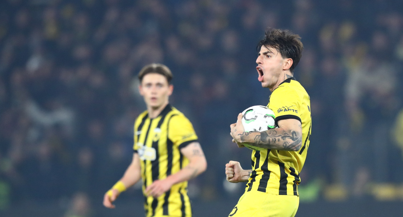 Ο Λάζαρος Ρότα πανηγυρίζει με την ΑΕΚ / Πηγή: Eurokinissi