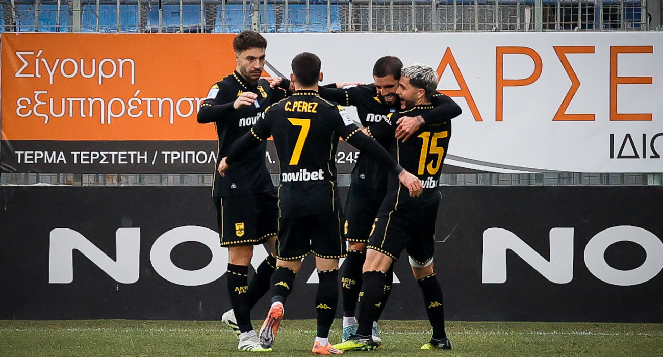 Οι ποδοσφαιριστές του Άρη πανηγυρίζουν / Πηγή: Eurokinissi