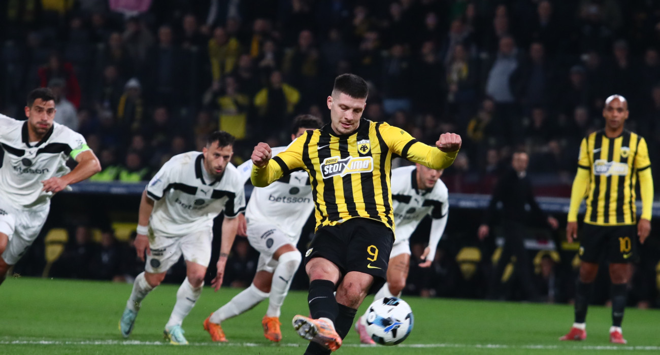 Η εκτέλεση πέναλτι του Γιόβιτς / Πηγή: Eurokinissi