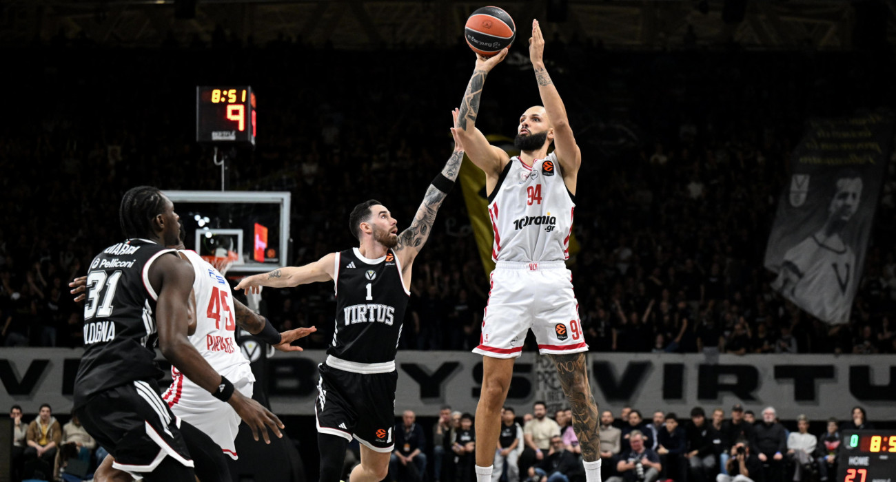 Στο τέλος «έψαλε» κάλαντα ο Ολυμπιακός στην Μπολόνια!