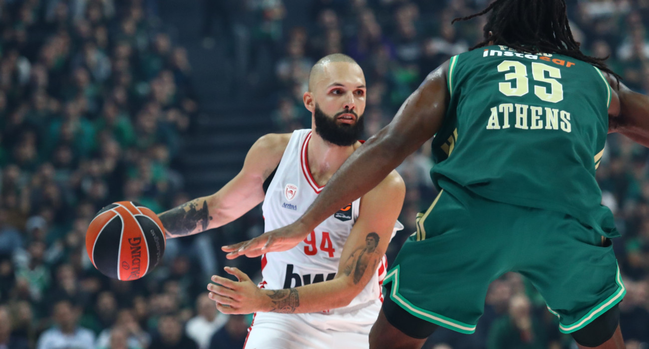 Ο Εβάν Φουρνιέ με τον Κένεθ Φαρίντ/Πηγή: Eurokinissi