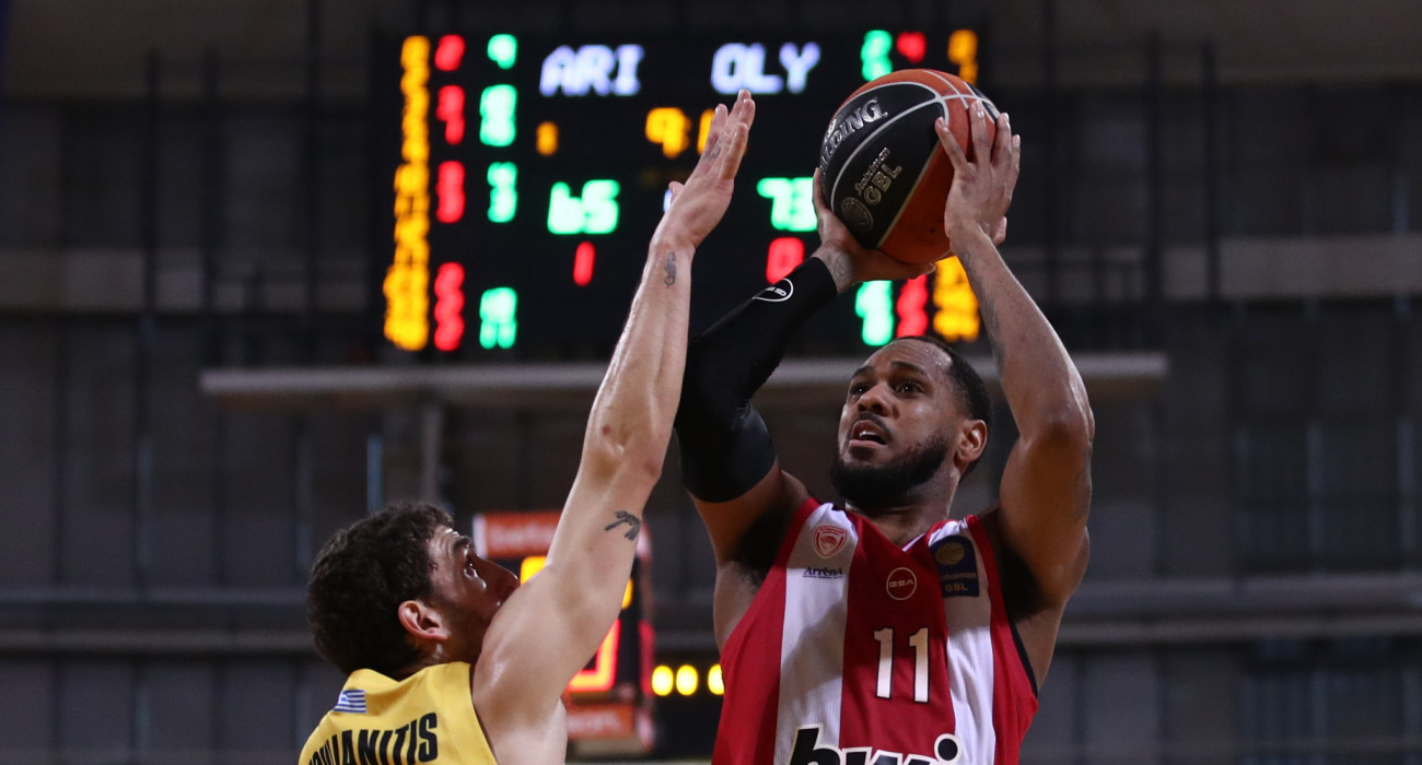 O Μόντε Μόρις «εκτέλεσε» τον Άρη στο «Παλέ» / Πηγή: INTIME