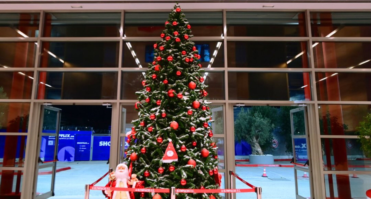 Το Χριστουγεννιάτικο δέντρο στο «Γ. Καραϊσκάκης» / Πηγή: Olympiacos FC