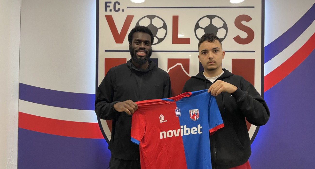 Ο Ντέρεκ Ατζιάκουα με τη φανέλα του Βόλου / Πηγή: volosfc.gr