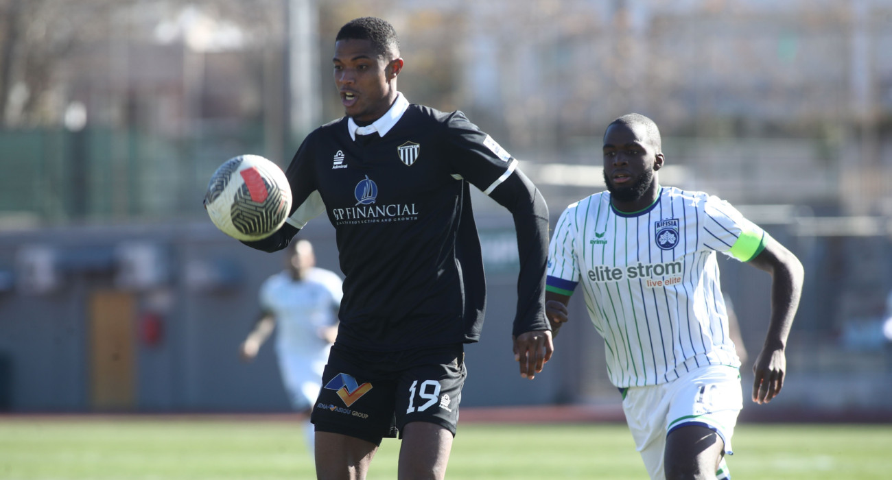 Ο Τζούνιορ Μπακαγιόκο με τη φανέλα της Καλαμάτας / Πηγή: Intime