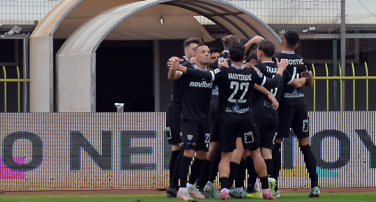 Οι ποδοσφαιριστές της Καλαμάτας πανηγυρίζουν / Πηγή: Intime