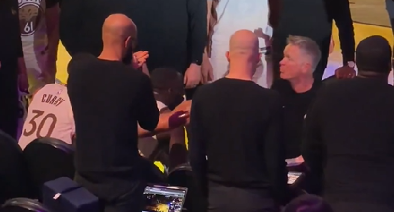 Ο Στηβ Κερ είχε επεισόδιο με τον Ντρέιμοντ Γκριν στον πάγκο των Γουόριορς/printscreen