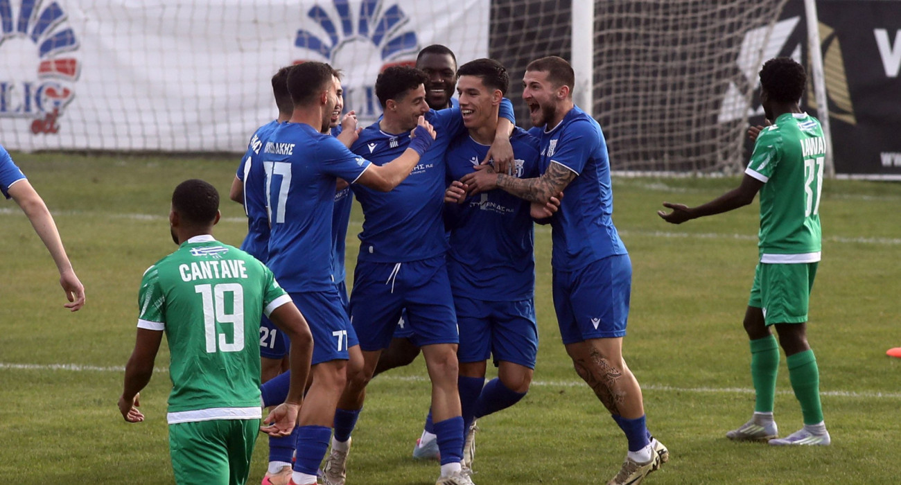 Οι ποδοσφαιριστές του Νέστου Χρυσούπολης πανηγυρίζουν / Πηγή: intime