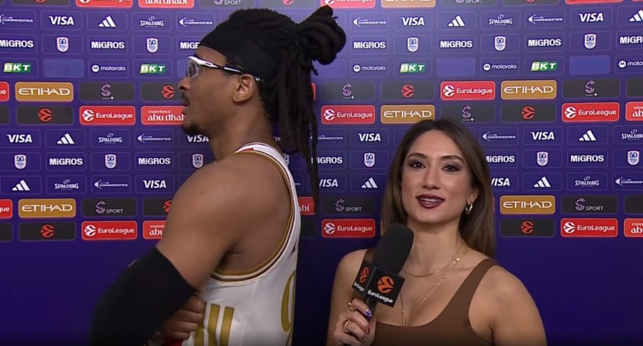 Ο Μονέκε έκανε δηλώσεις στην Ντενίζ Ακσόι με γυρισμένη πλάτη!