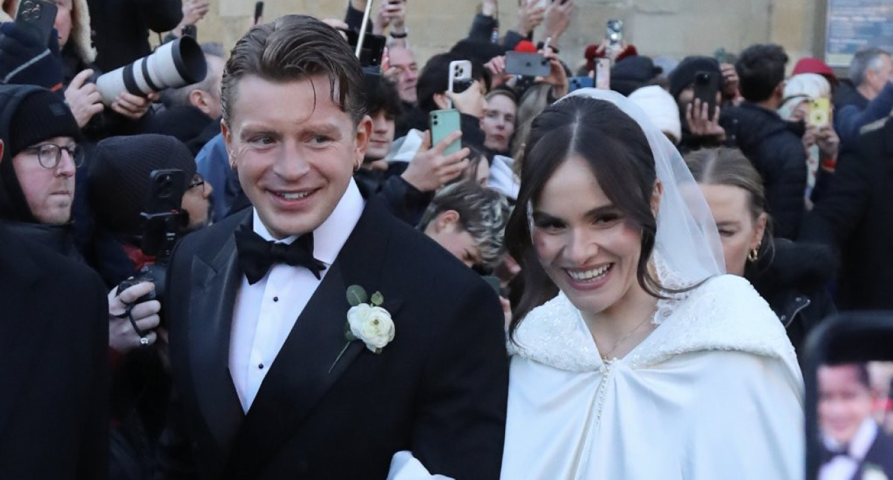 Ο Άνταμ Πίτι και η Χόλι Ράμσεϊ / Screenshot