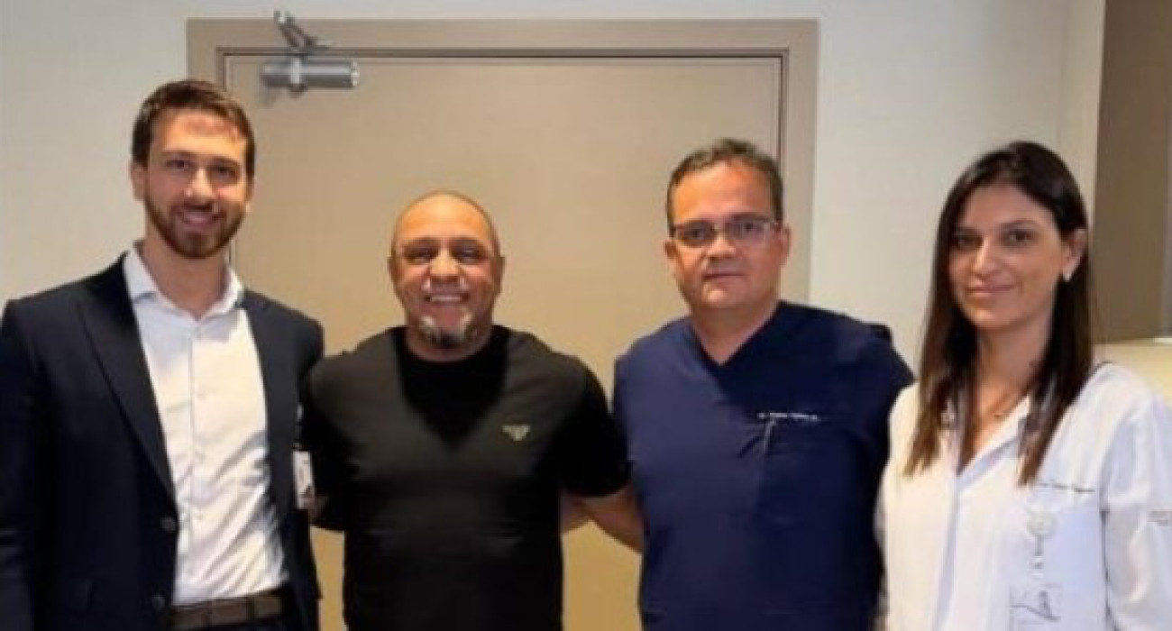 Ο Ρομπέρτο Κάρλος με τους γιατρούς του / Πηγή: Instagram