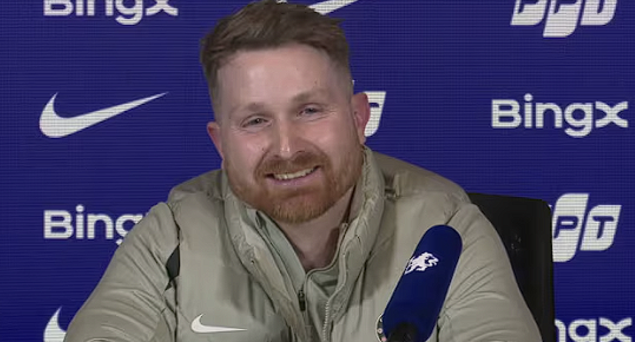 Ο Κάλουμ ΜακΦάρλιν / Screenshot