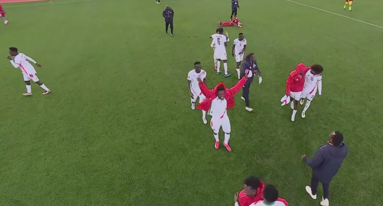 Οι ποδοσφαιριστές του Σουδάν πανηγυρίζουν / screenshot