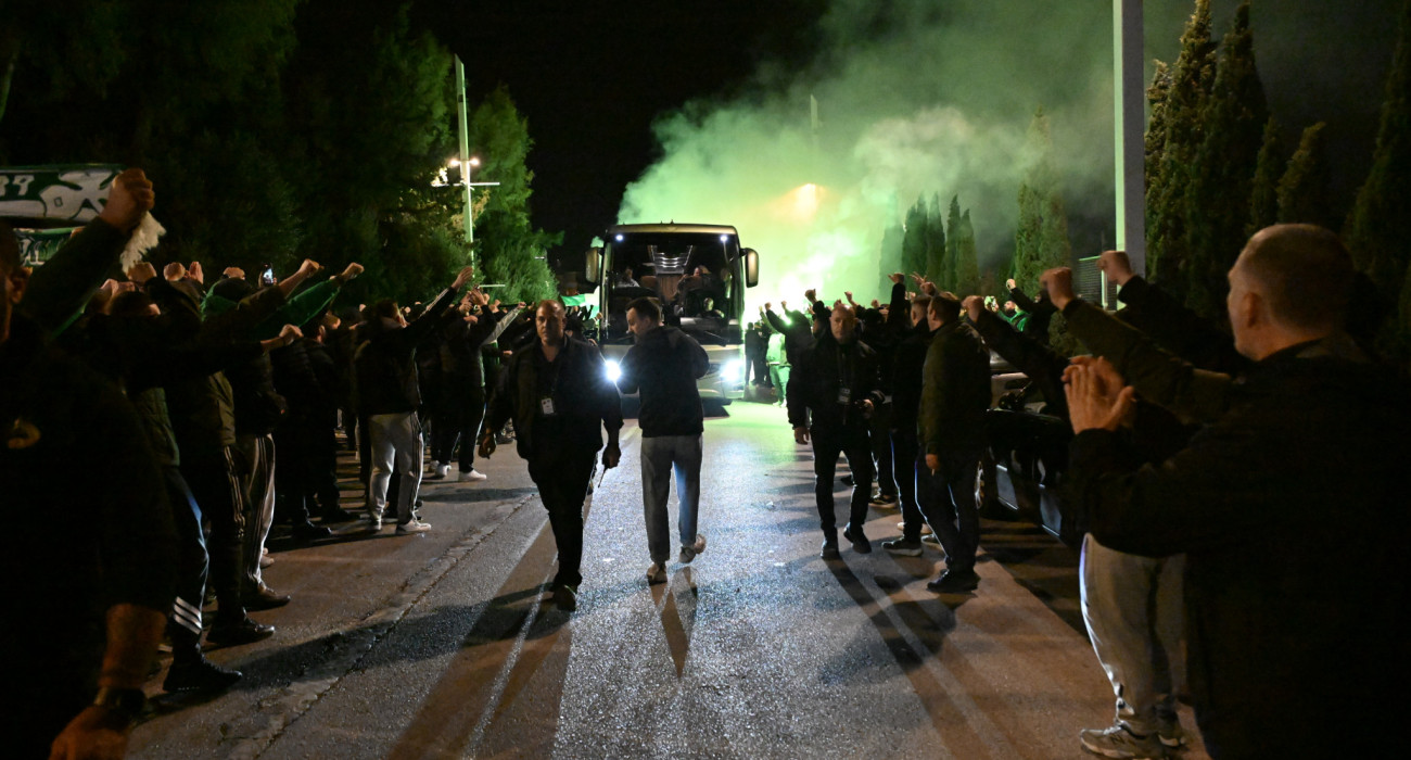 Αποθέωση για την άφιξη της αποστολής του Παναθηναϊκού στο ΟΑΚΑ, Πηγή: Vaggelis Stolis