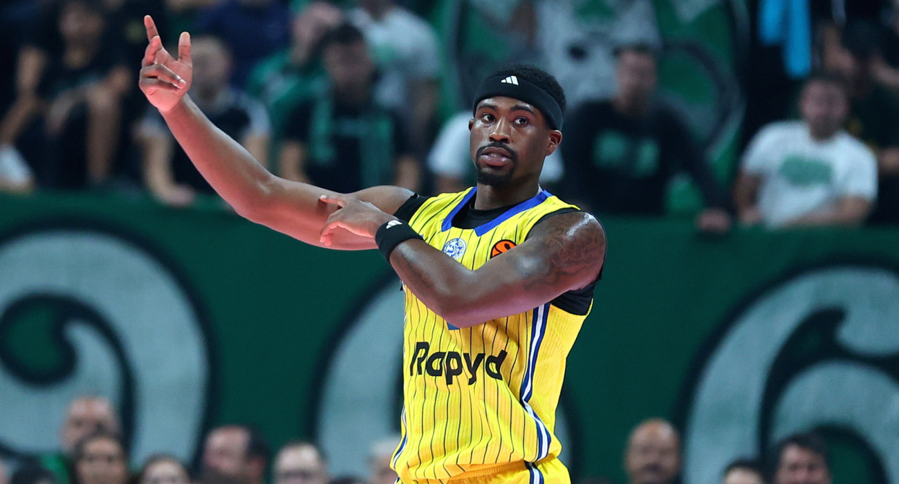 Ο Τζίμι Κλαρκ με την φανέλα της Μακάμπι Τελ Αβίβ / πηγή: intime