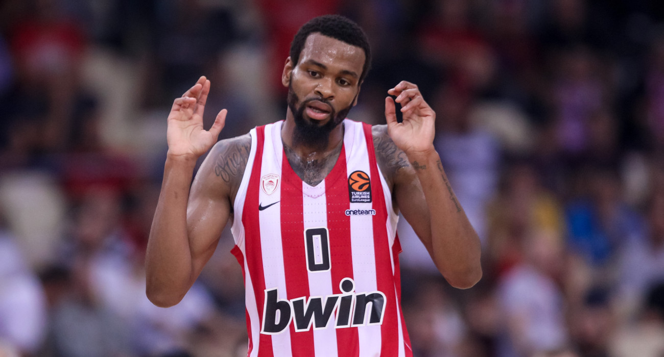 Ο Κέβιν Πάντερ με την φανέλα του Ολυμπιακού / πηγή:eurokinissi