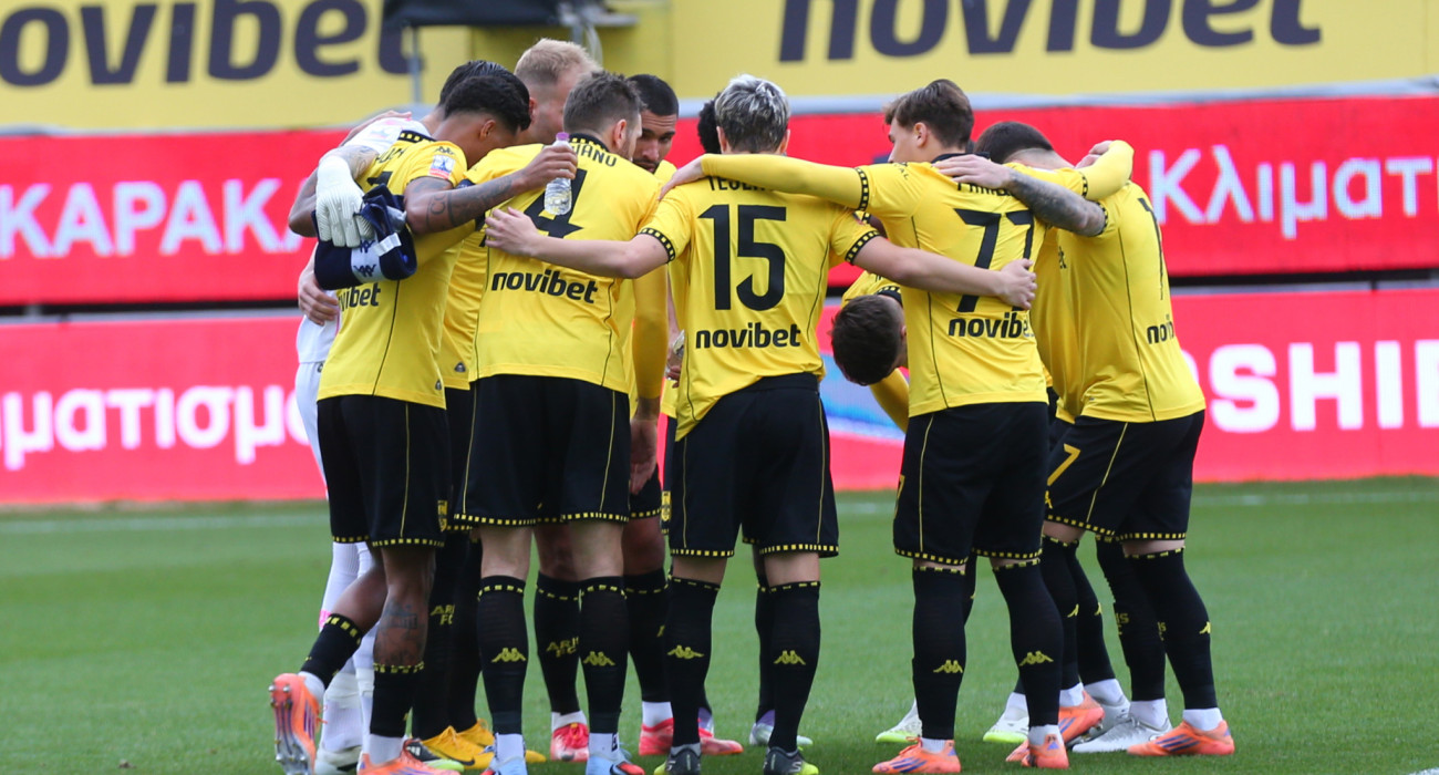 Οι παίκτες του Άρη στη σέντρα/Πηγή: Intime