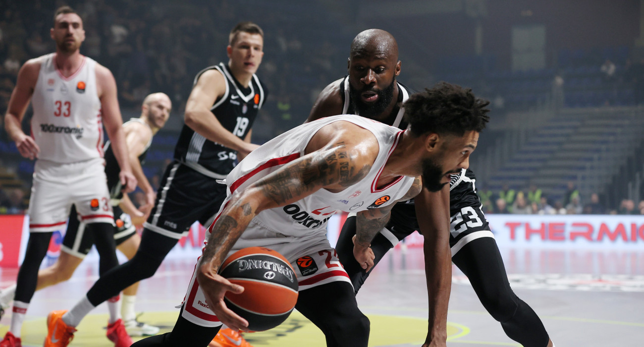 Ο Τάιλερ Ντόρσεϊ αναστατώνει την άμυνα της Παρτίζαν / Πηγή: Intime