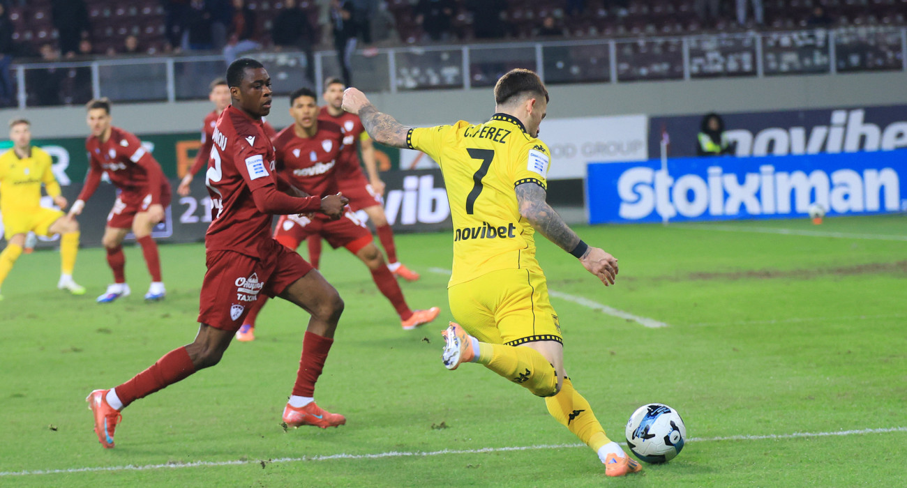 Ο Κάρλες Πέρεθ με τον Κοσονού/Πηγή: Intime