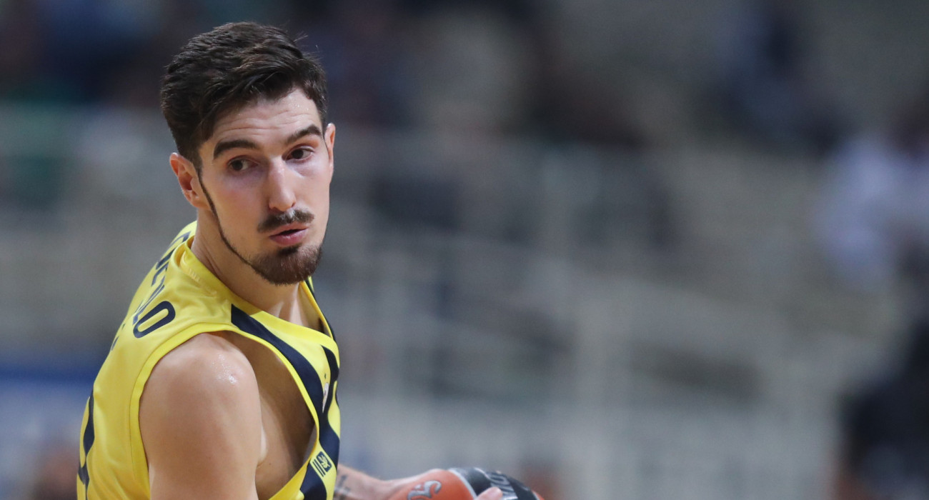 Ο Νάντο Ντε Κολό με τη φανέλα της Φενέρμπαχτσε / Πηγή: Eurokinissi