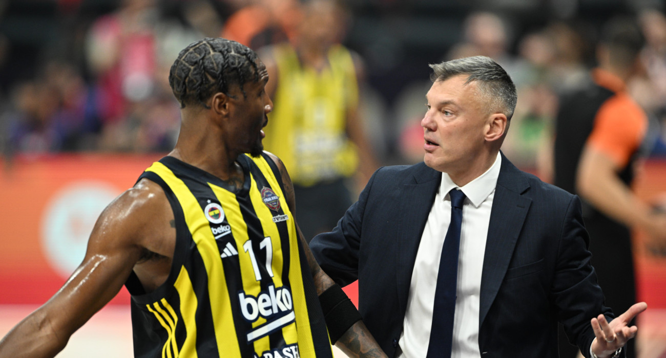 Ο Σαρούνας Γιασικεβίτσιους με τον Νάιτζελ Χέιζ - Ντέιβις/Πηγή: Eurokinissi