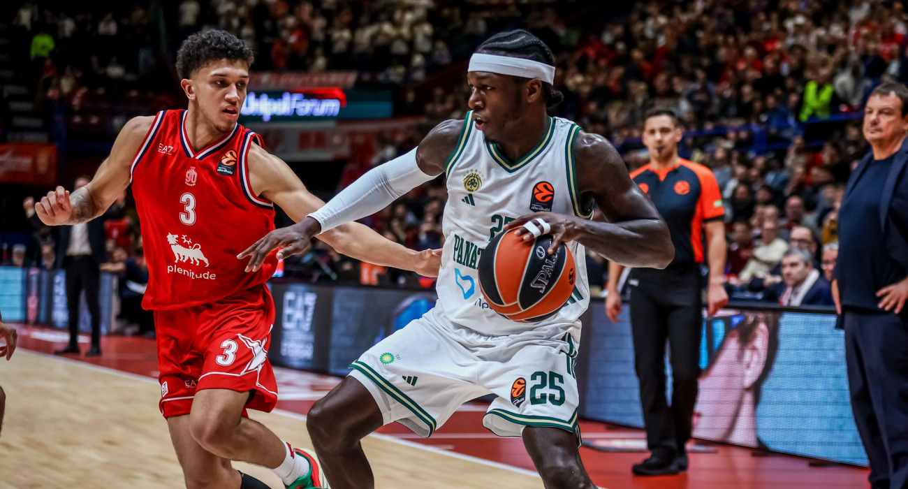 Ο Κουίν Έλις κόντρα στον Κέντρικ Ναν / πηγή: Eurokinissi