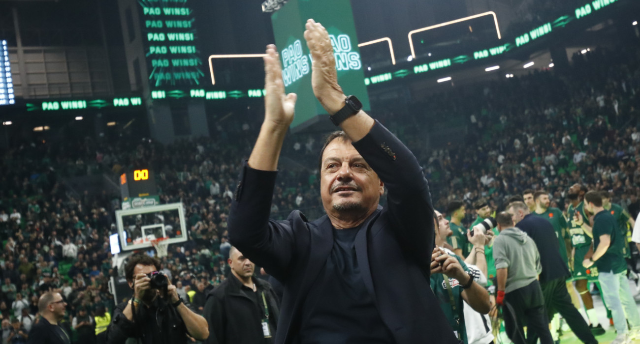 Ο κόουτς Αταμάν έδωσε στους παίκτες του ρεπό / Πηγή: Eurokinissi