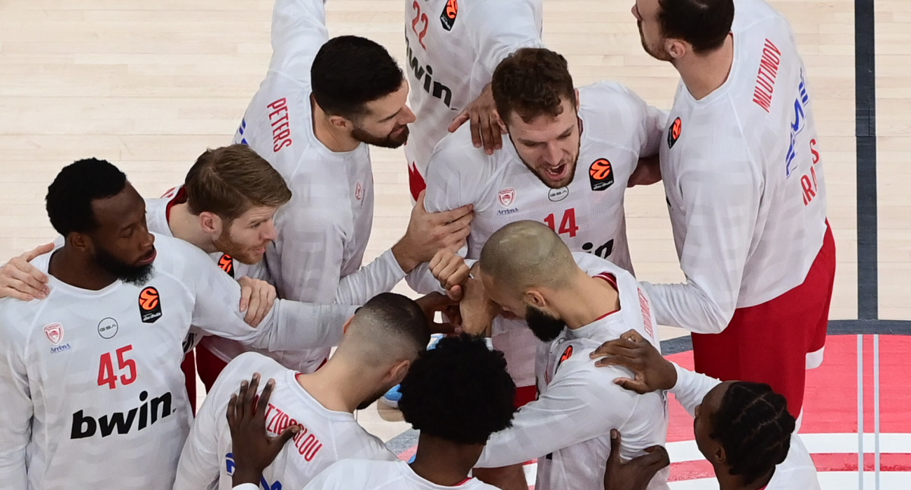 Σύσσωμη η ομάδα του Ολυμπιακού / Πηγή: Eurokinissi