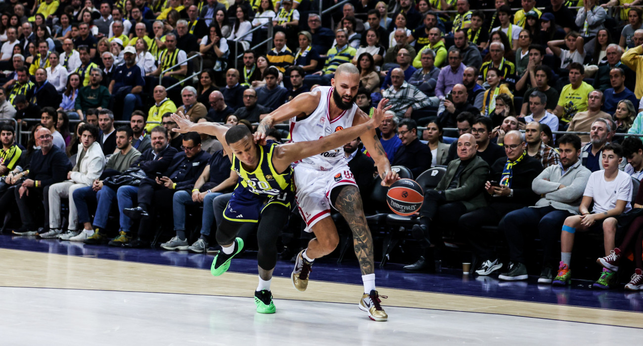 Ο Ολυμπιακός μπλέχτηκε στα δίχτυα της Φενέρ και το νικηφόρο σερί σταμάτησε στην Πόλη