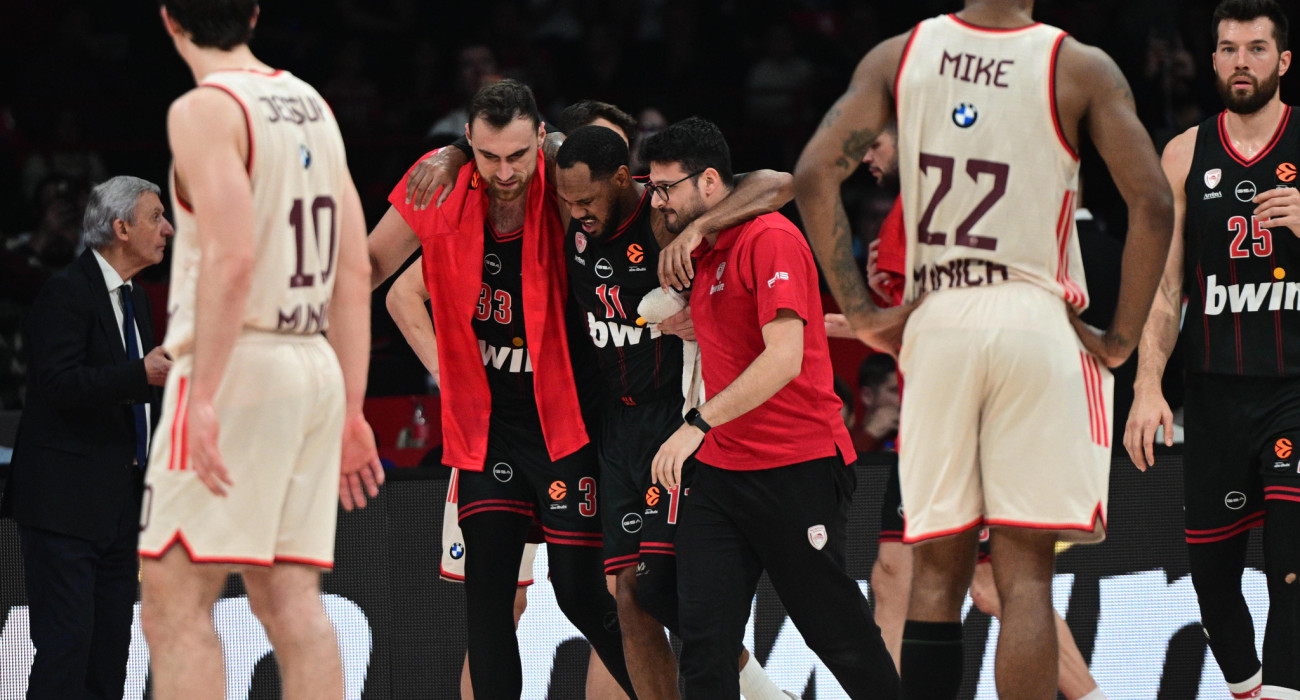 Ο Μόντε Μόρις τραυματίστηκε στο ματς του Ολυμπιακού με την Μπάγερν/Πηγή: Eurokinissi